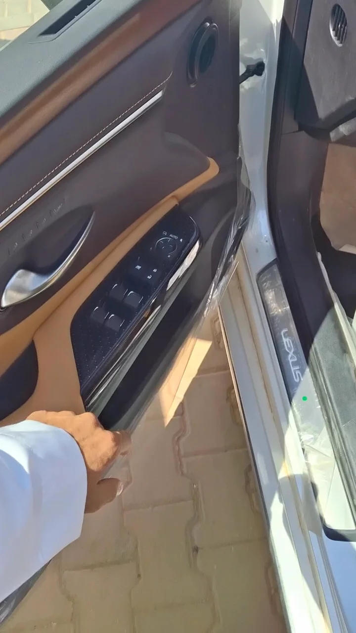 Car video thumbnail 1 of 10