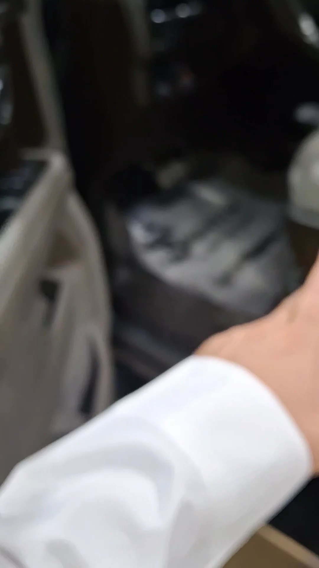 Car video thumbnail 1 of 9