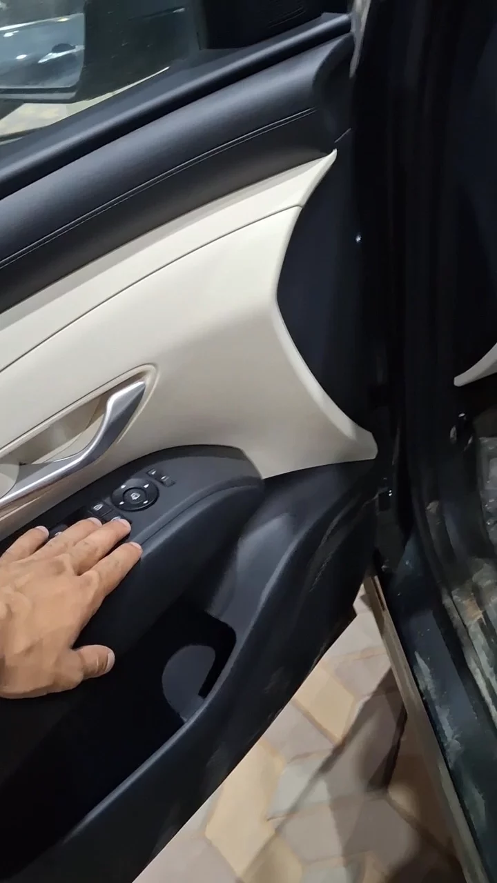 Car video thumbnail 1 of 10