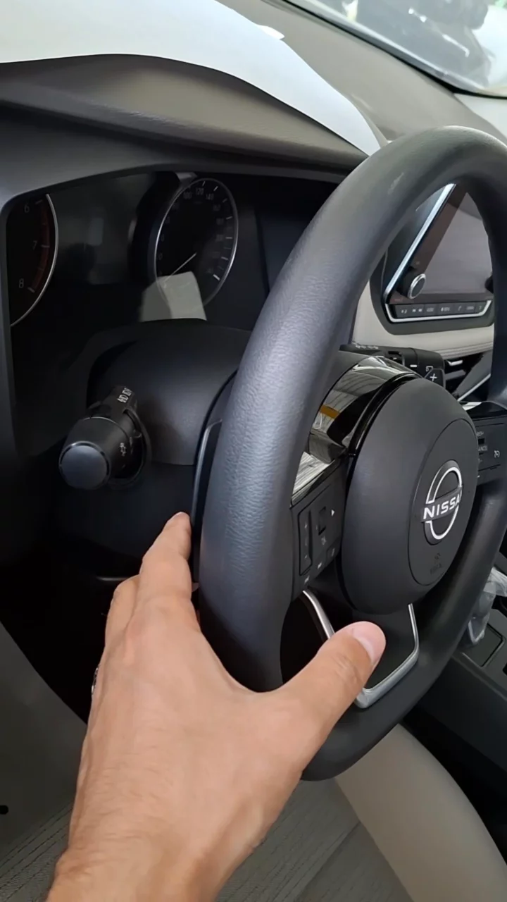 Car video thumbnail 1 of 8