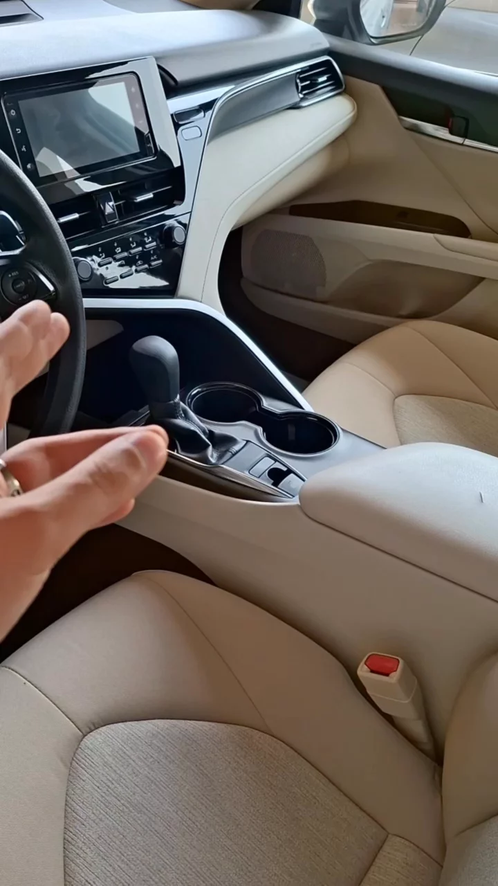 Car video thumbnail 1 of 9