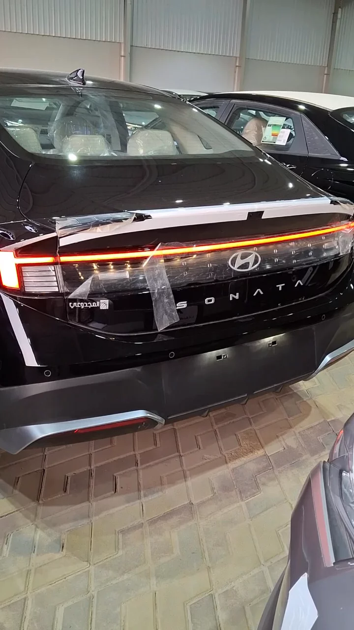 Car video thumbnail 1 of 10