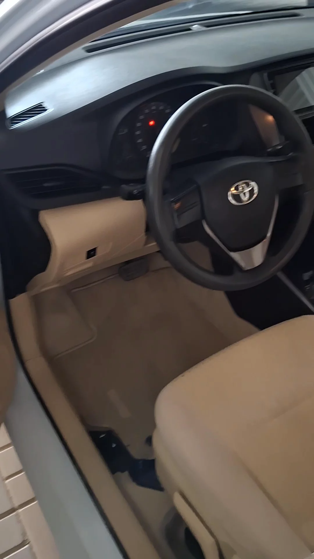 Car video thumbnail 1 of 8