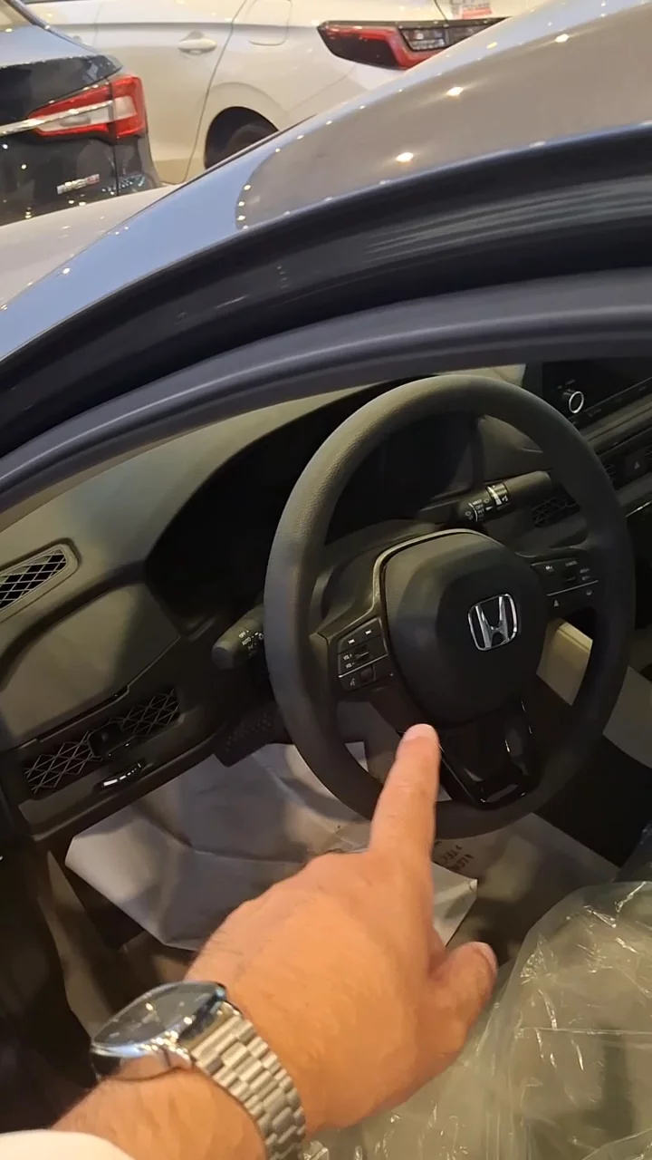 Car video thumbnail 1 of 10