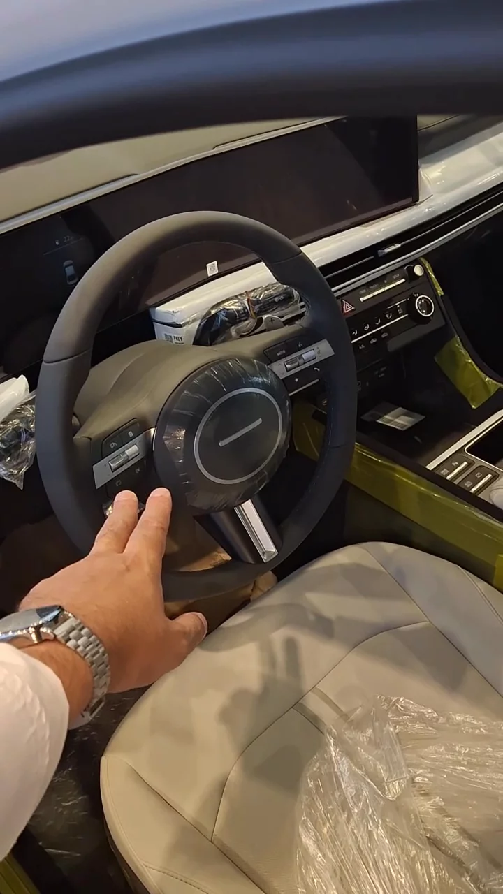 Car video thumbnail 1 of 10