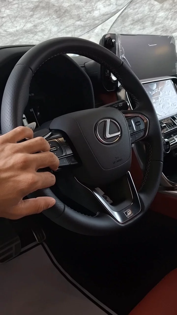 Car video thumbnail 1 of 10