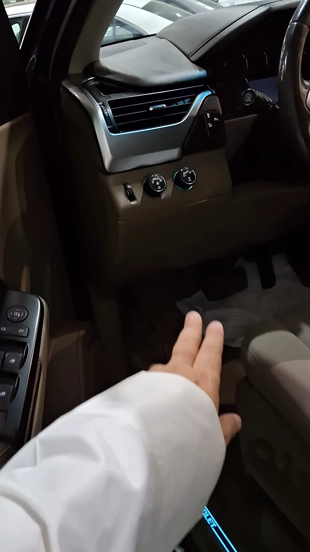 Car video thumbnail 1 of 9