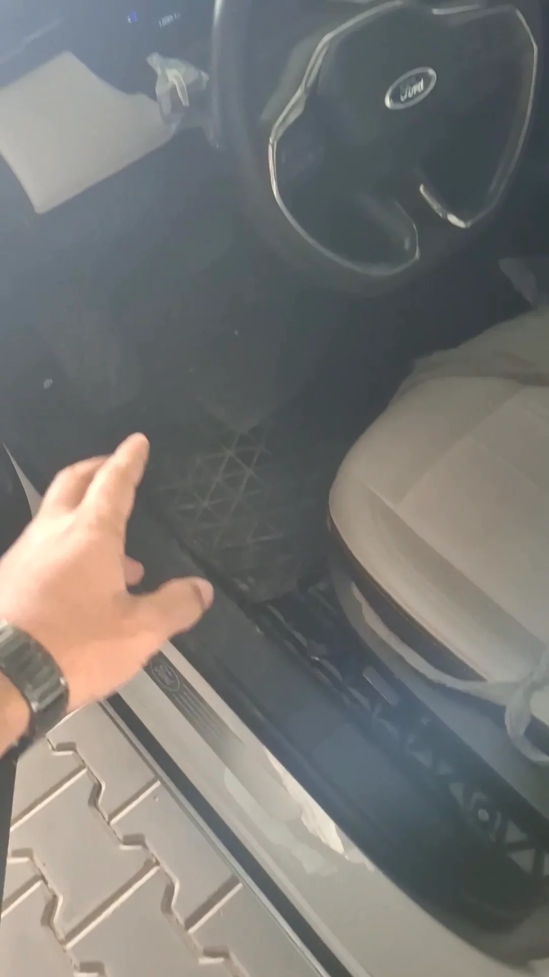 Ford Taurus تيتانيوم 2025