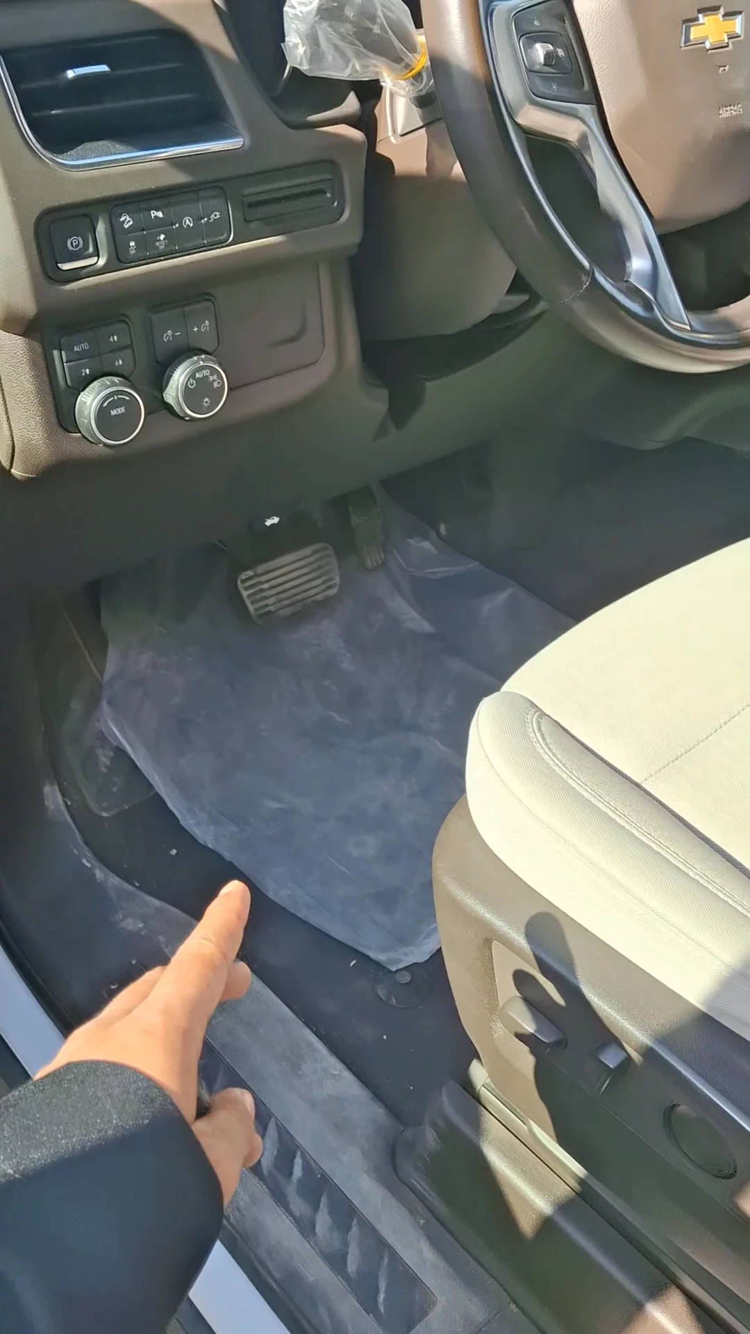 Car video thumbnail 1 of 7