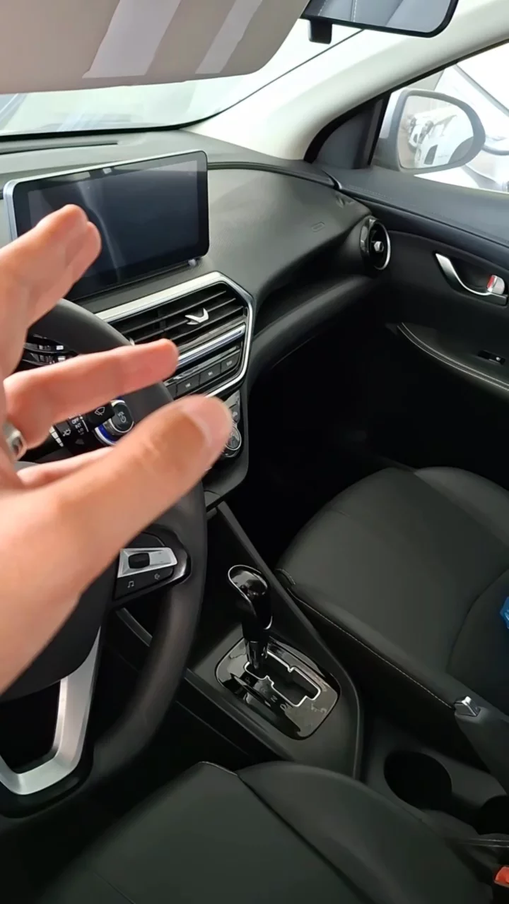 Car video thumbnail 1 of 10