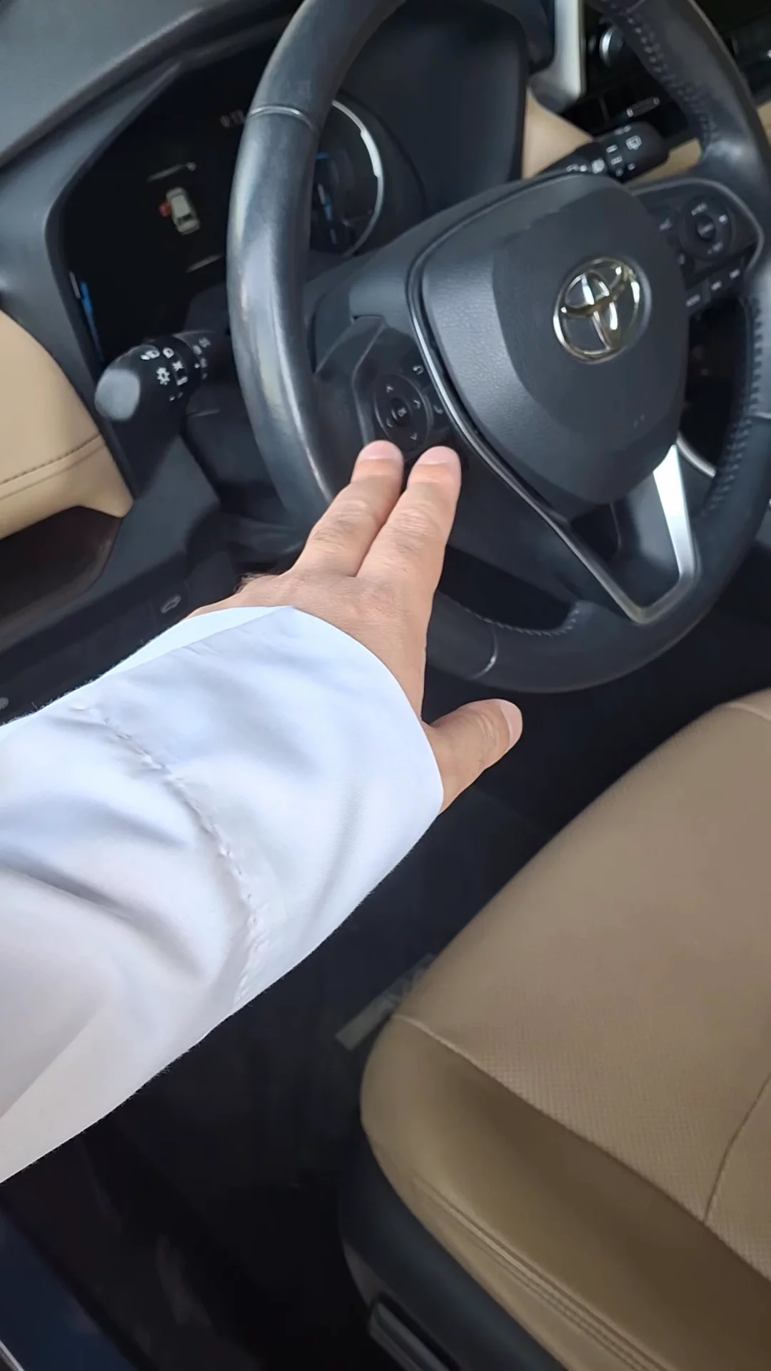 Car video thumbnail 1 of 9