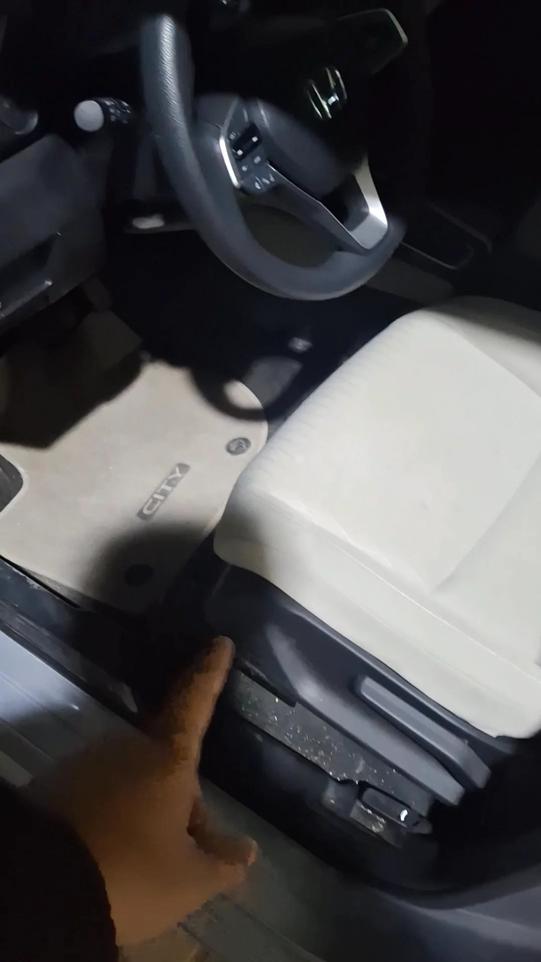 Car video thumbnail 1 of 7