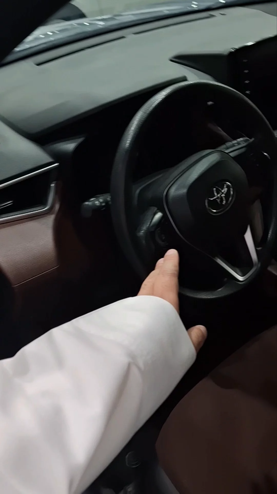 Car video thumbnail 1 of 9