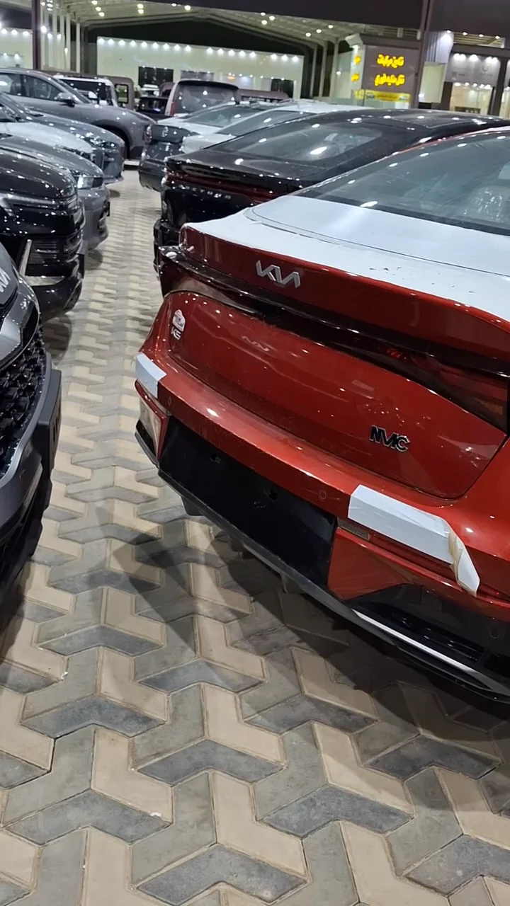 Car video thumbnail 1 of 10