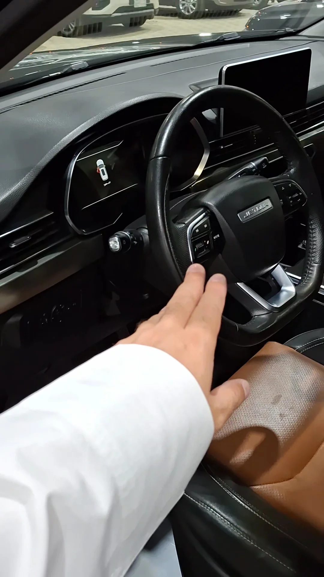 Car video thumbnail 1 of 9