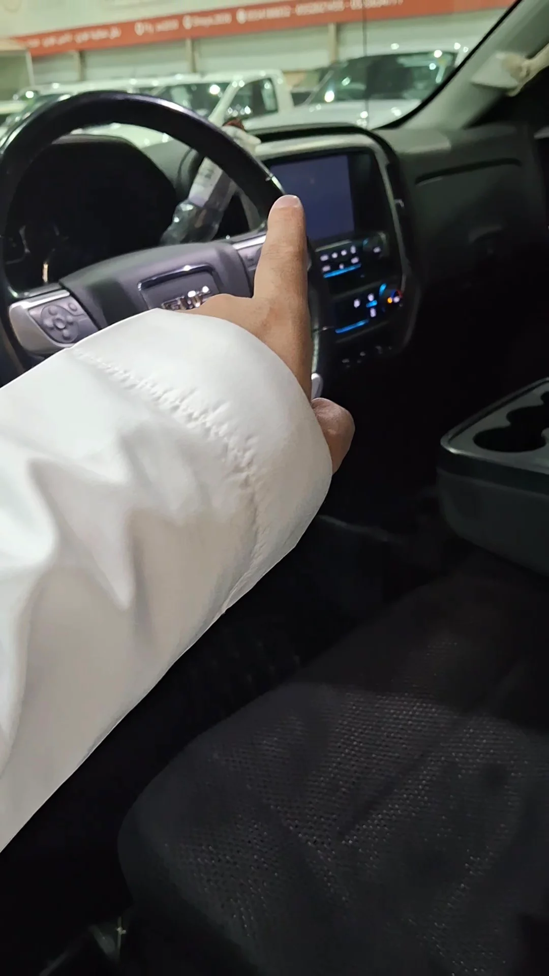 Car video thumbnail 1 of 8