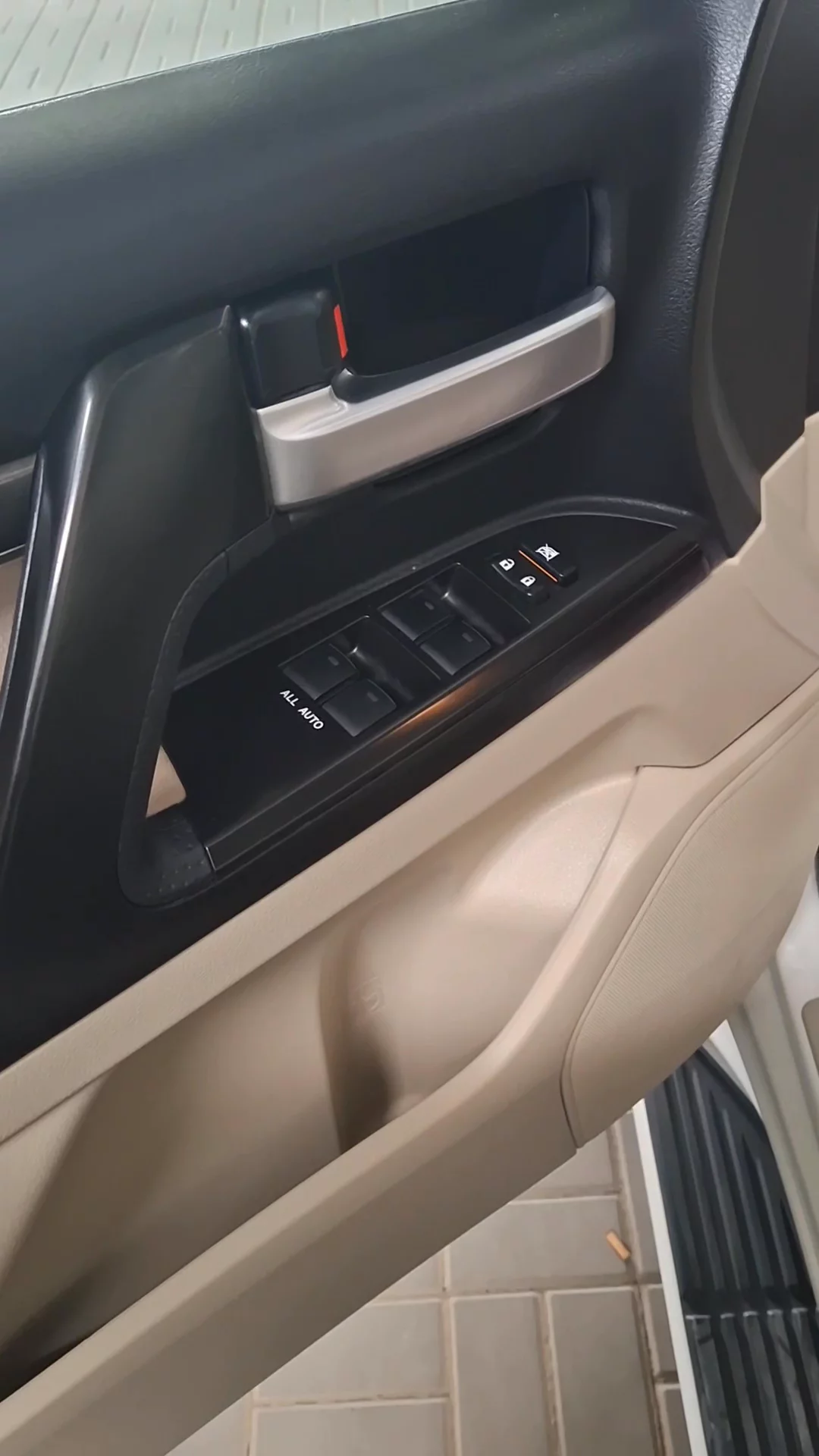 Car video thumbnail 1 of 14