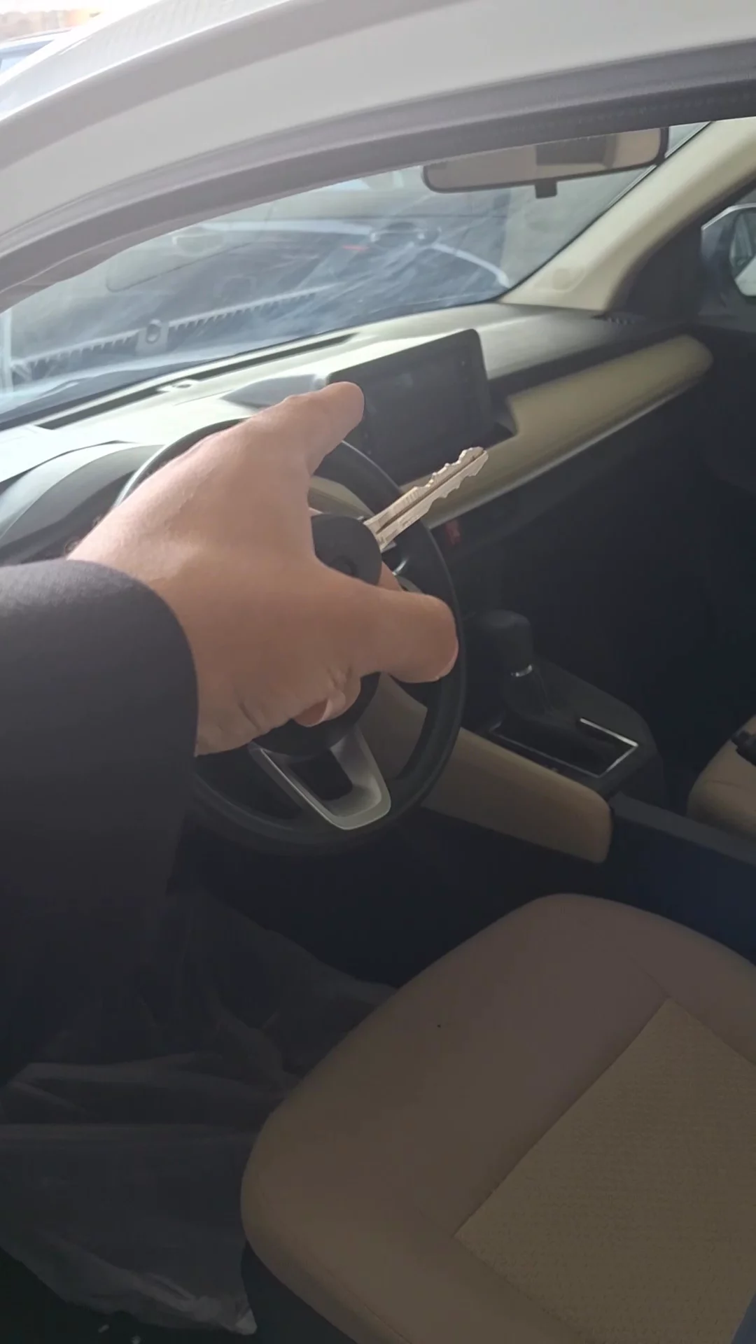 Car video thumbnail 1 of 7