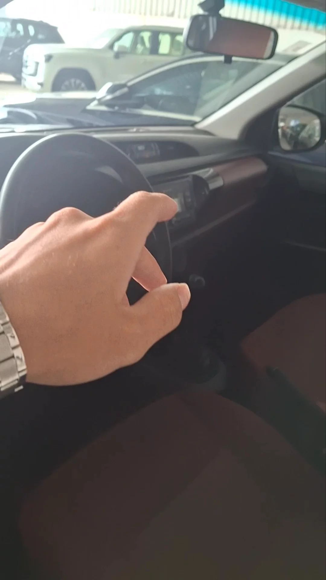 Car video thumbnail 1 of 7