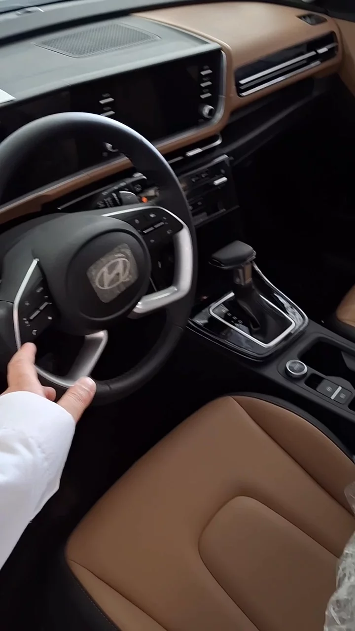 Car video thumbnail 1 of 10