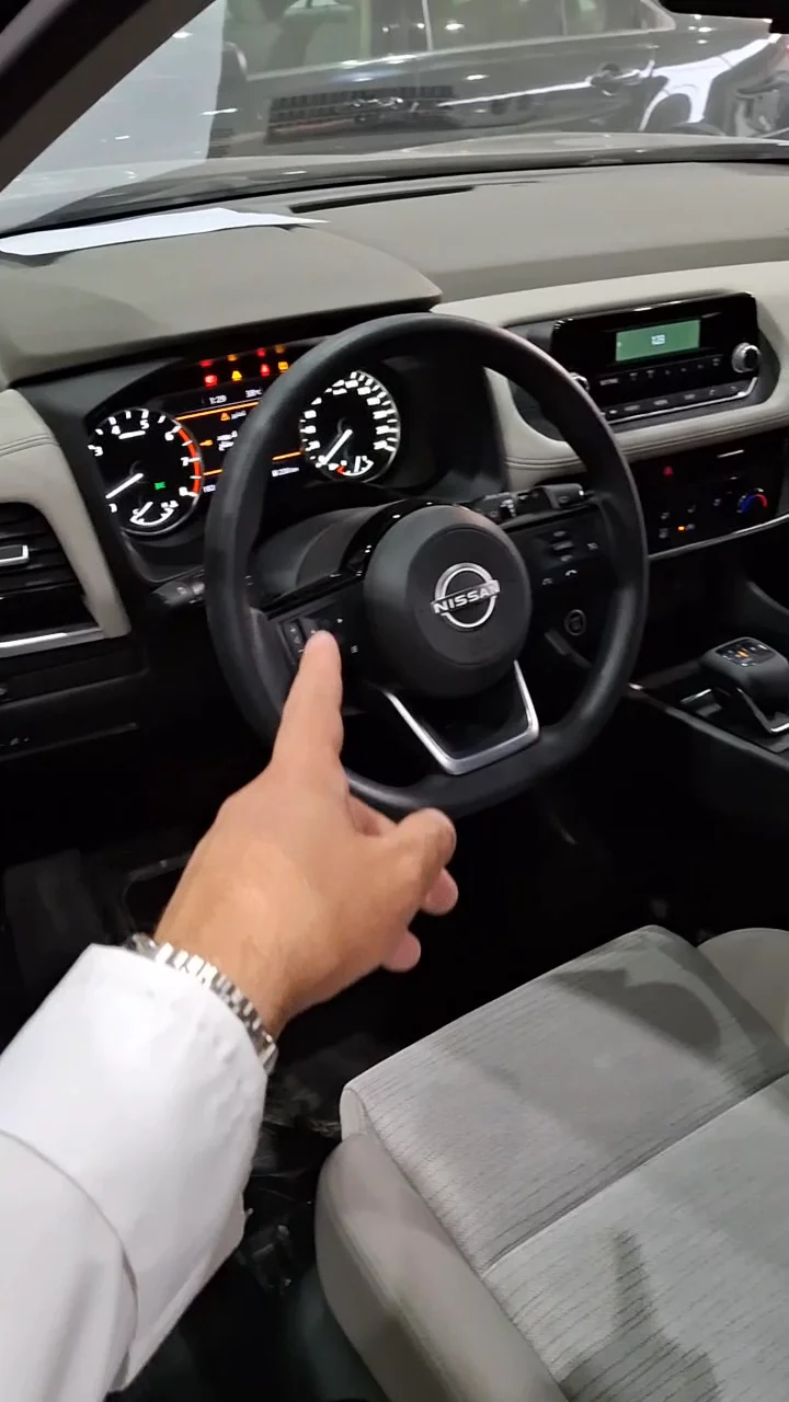 Car video thumbnail 1 of 9