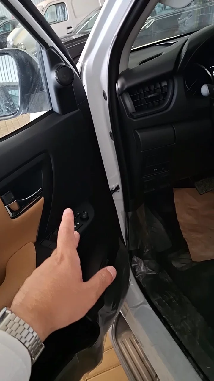 Car video thumbnail 1 of 10