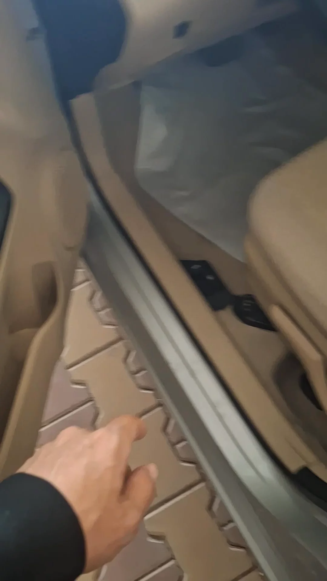 Car video thumbnail 1 of 8