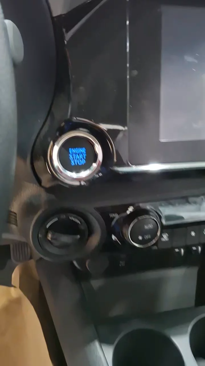 Car video thumbnail 1 of 10