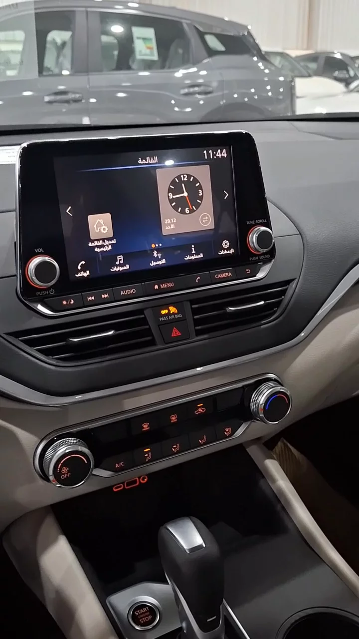 Car video thumbnail 1 of 9