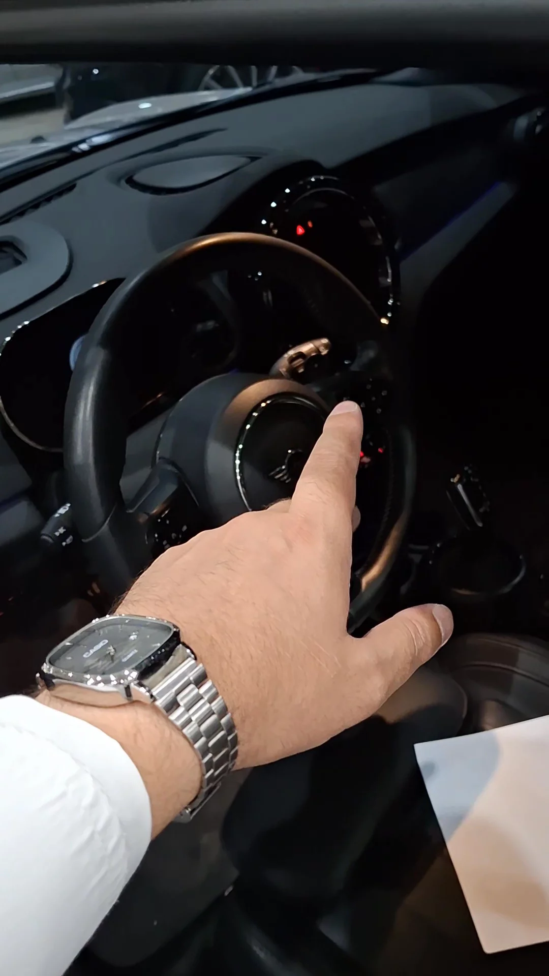 Car video thumbnail 1 of 8