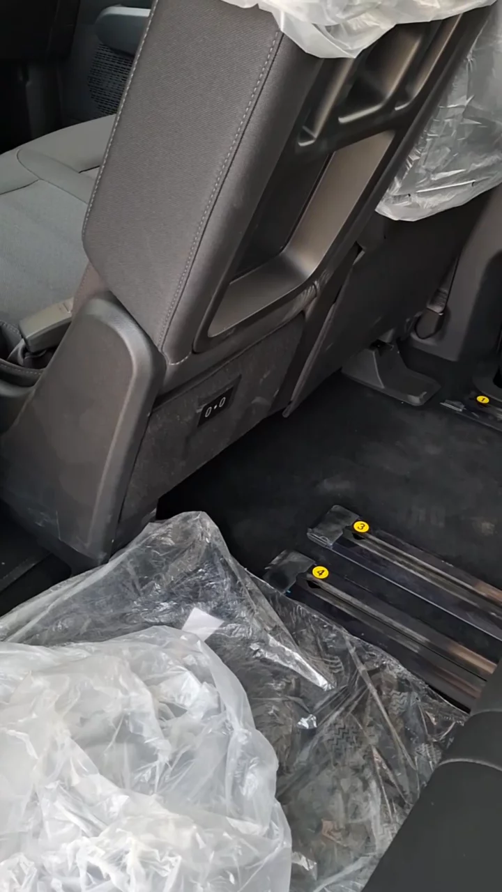 Car video thumbnail 1 of 7