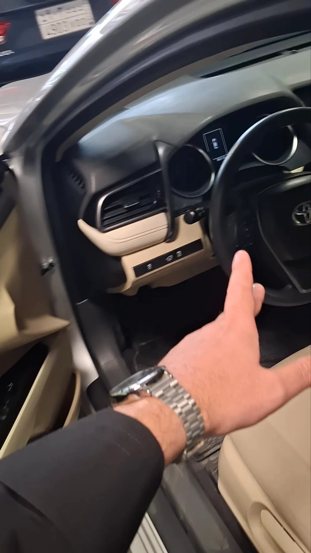 Car video thumbnail 1 of 11