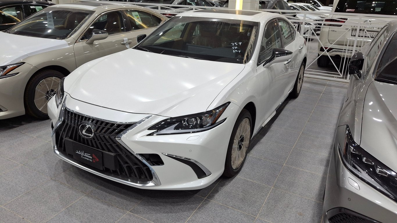 Lexus ES 2025