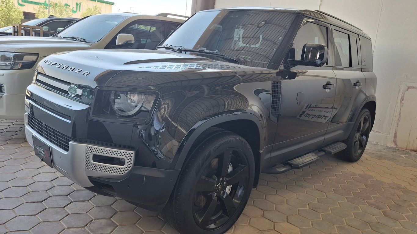 Land Rover Defender 2024