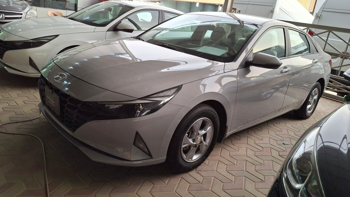 Hyundai Elantra 2022