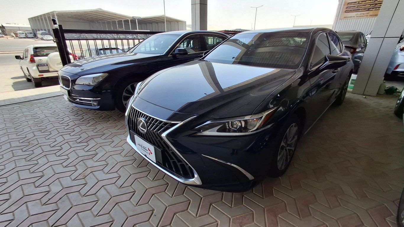 Lexus ES 2023