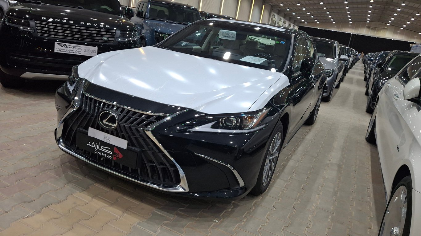 Lexus ES 2025
