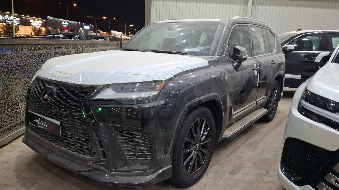 Lexus LX600 2025