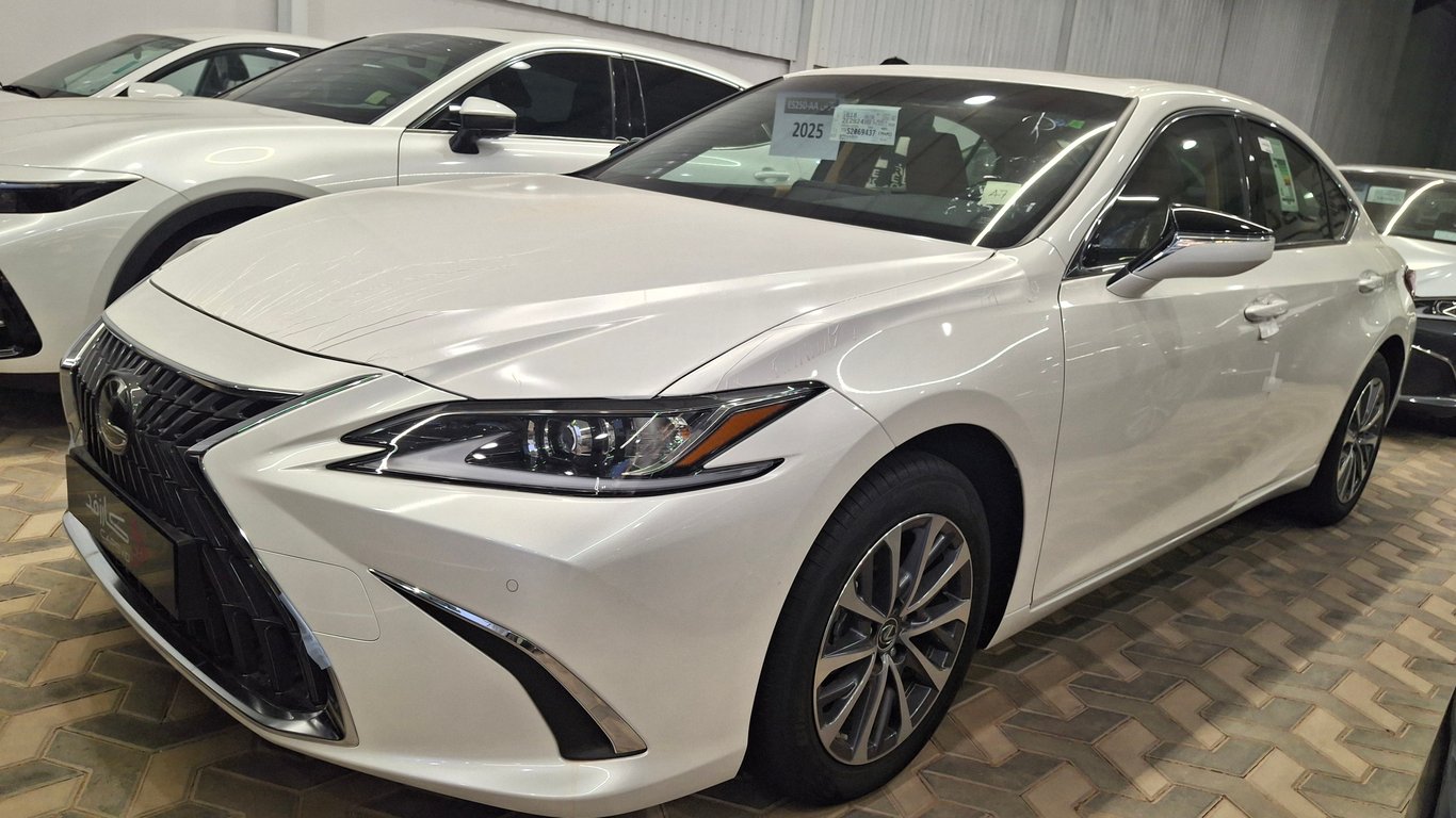 Lexus ES 2025