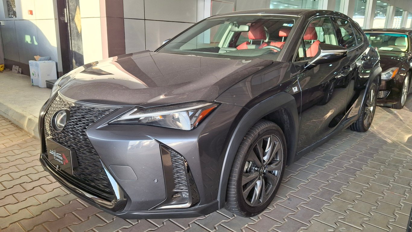 Lexus UX 2023