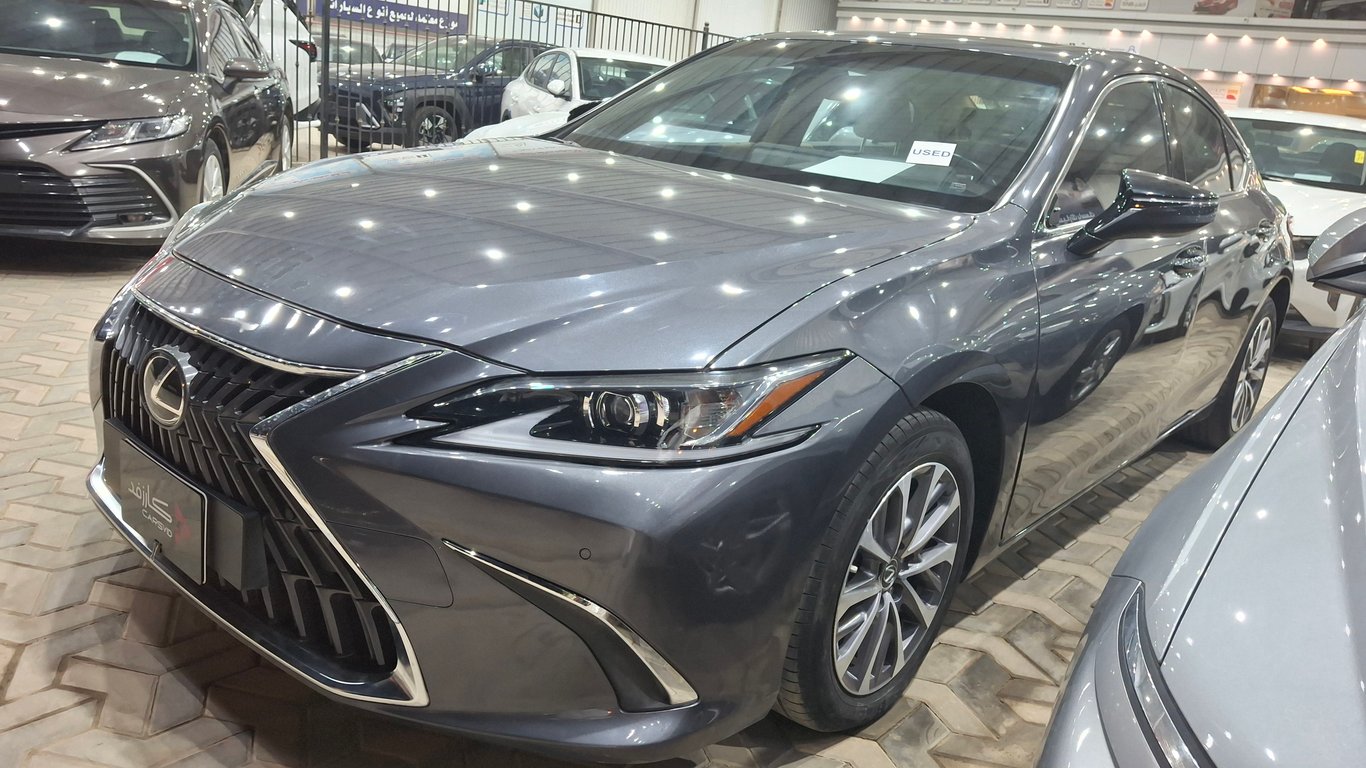 Lexus ES 2023