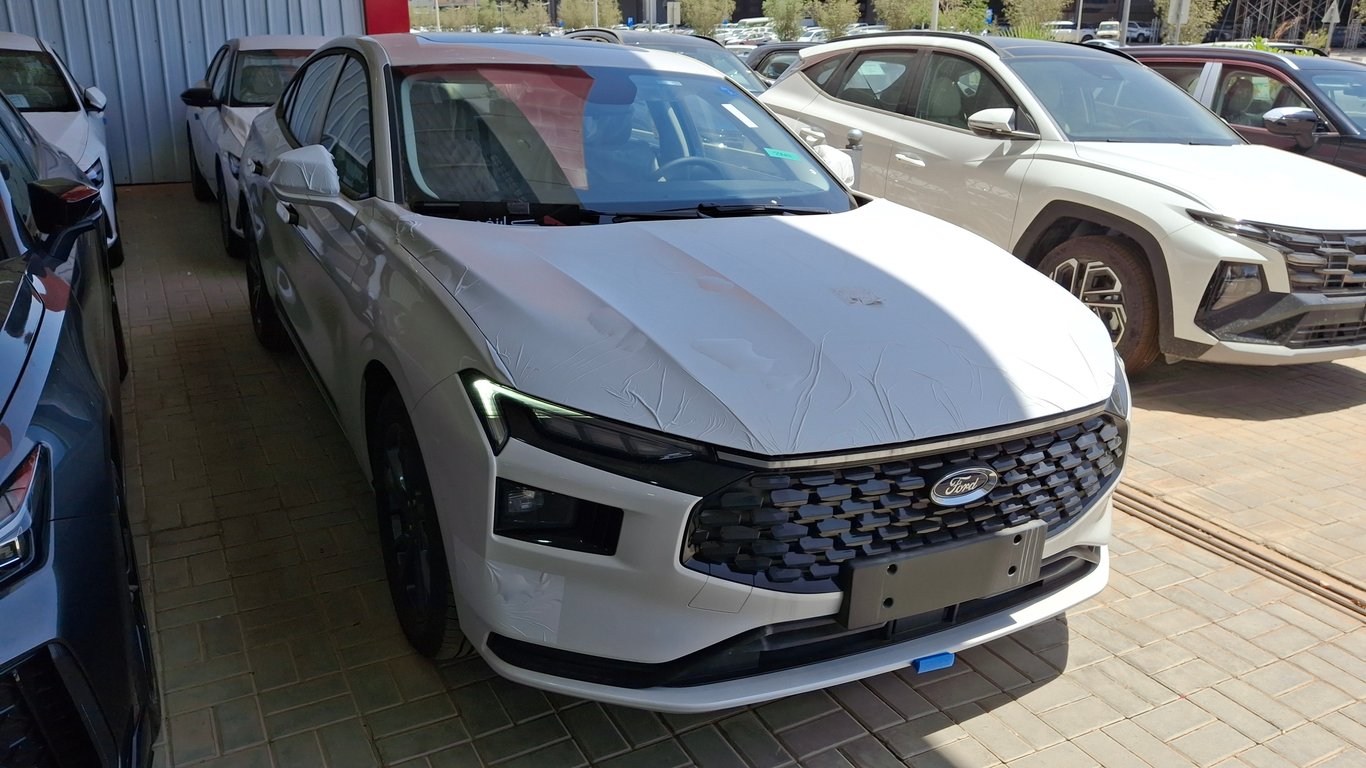 Ford Taurus 2025