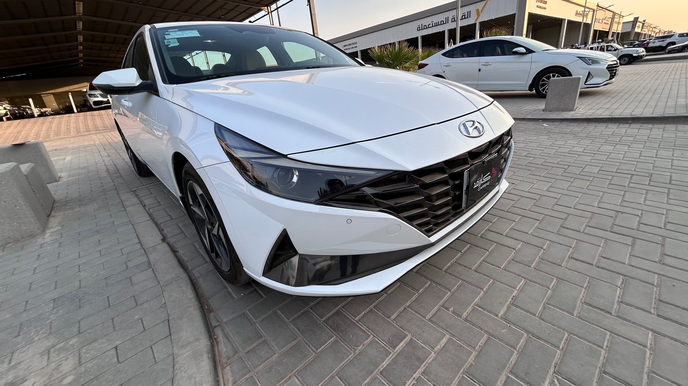 Hyundai Elantra 2022
