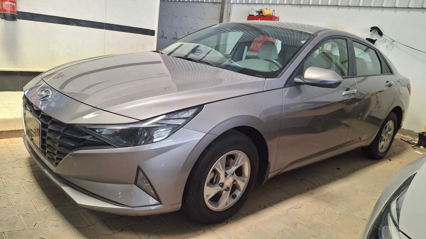 Hyundai Elantra 2023