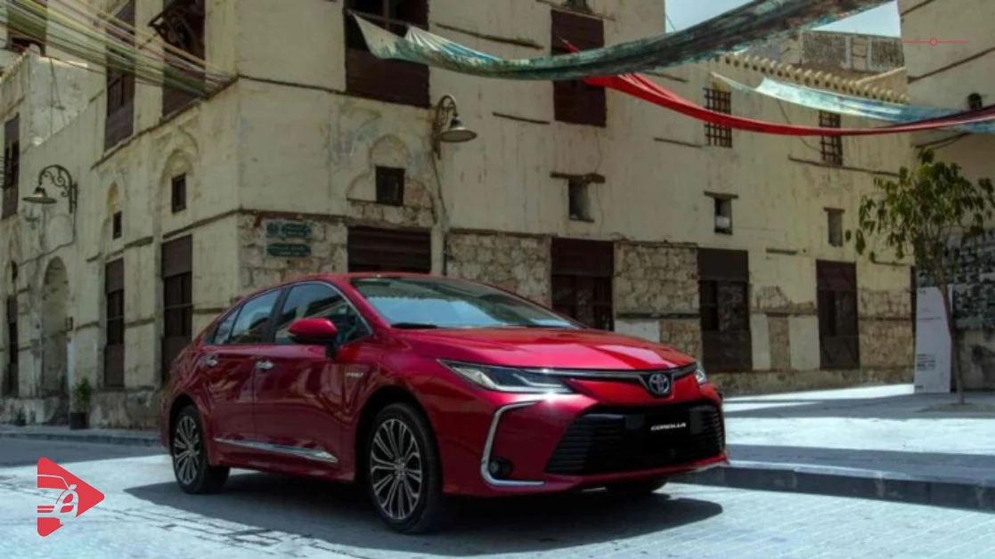 صرفية البنزين في تويوتا كورولا في المدينة وعلى الخط السريع