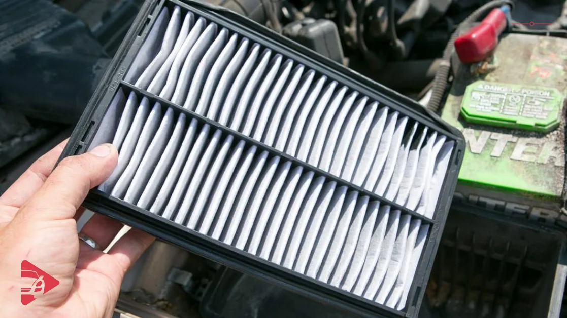 فلتر هواء المحرك في السيارة