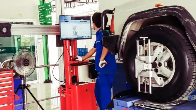 من يقوم بفحص السيارة في الفحص الدوري