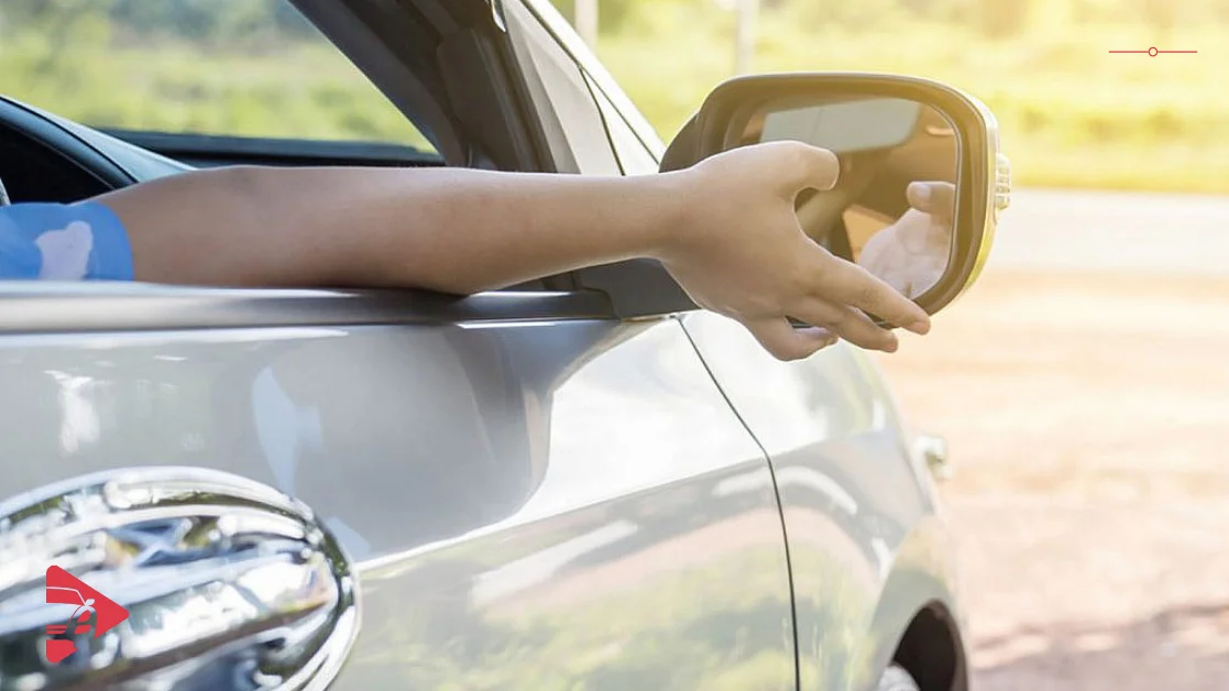 التأكد من عدم وجود أي مركبة في البقعة العمياء