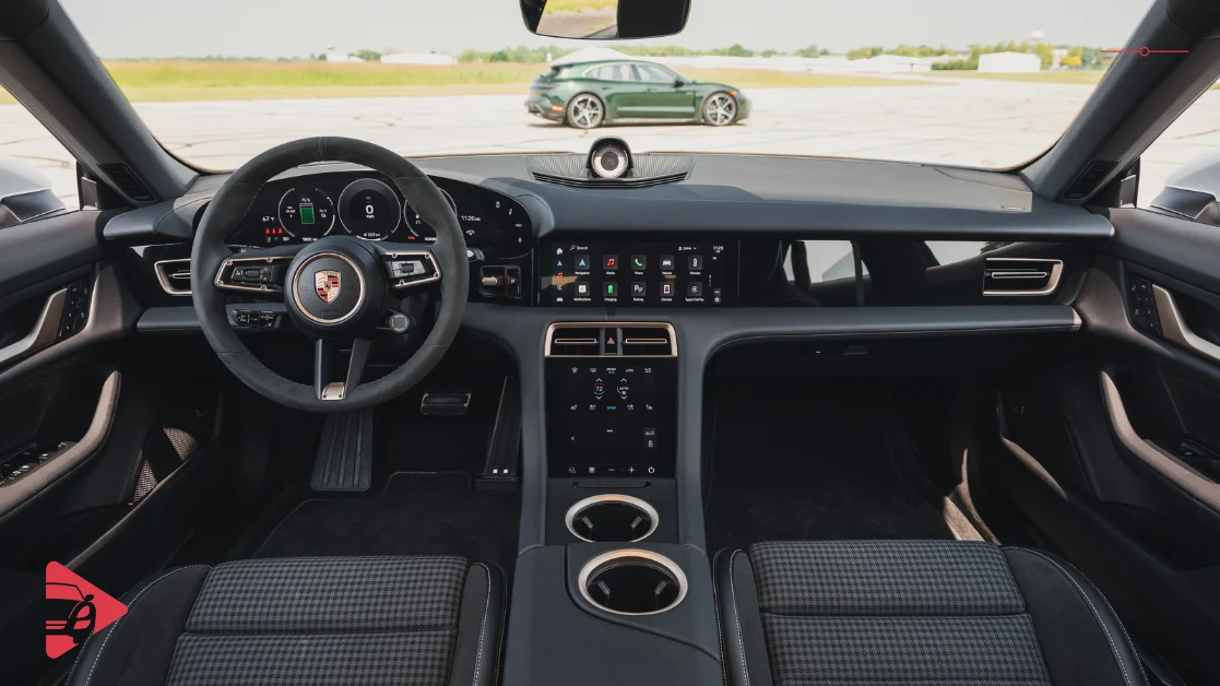 بورش تايكان Turbo Cross Turismo 2026