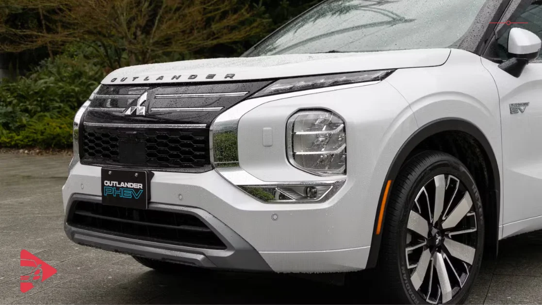 ميتسوبيشي أوتلاندر PHEV 2026 